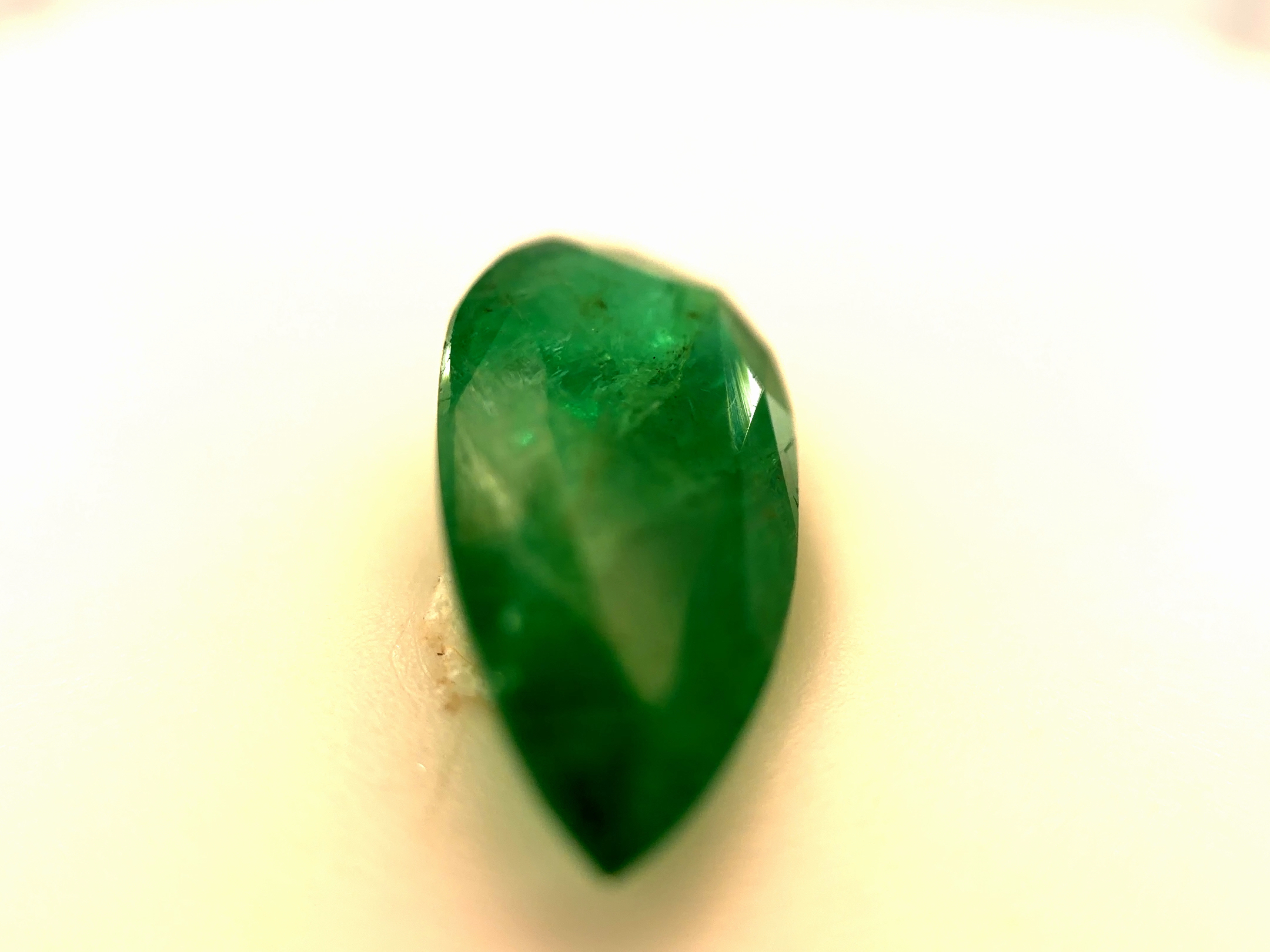 (43 WG) 4.70 CT Pear Mixed Cut | Natural Zambian Emerald | Loose Stone | IGI certified - Image 4